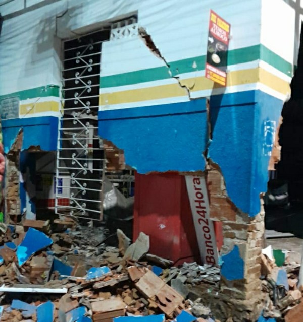 Assaltantes de banco atacam cidade de Muniz Ferreira pela terceira vez e explodem caixa eletrônico