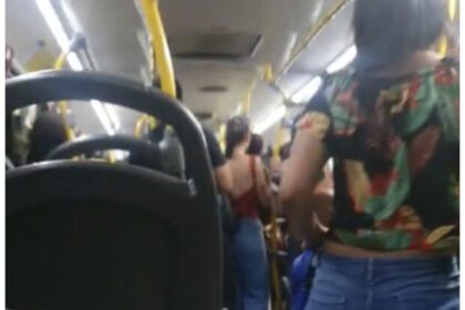 Motorista briga com passageiro e tranca todo mundo em ônibus