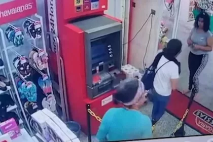 mulher esquece dinheiro em caixa eletrônico em Ceilândia - Distrito Federal