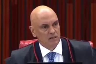 Alexandre de Moraes rebate fala de Bolsonaro que contestou segurança das urnas eletrônicas durante reunião com Embaixadores