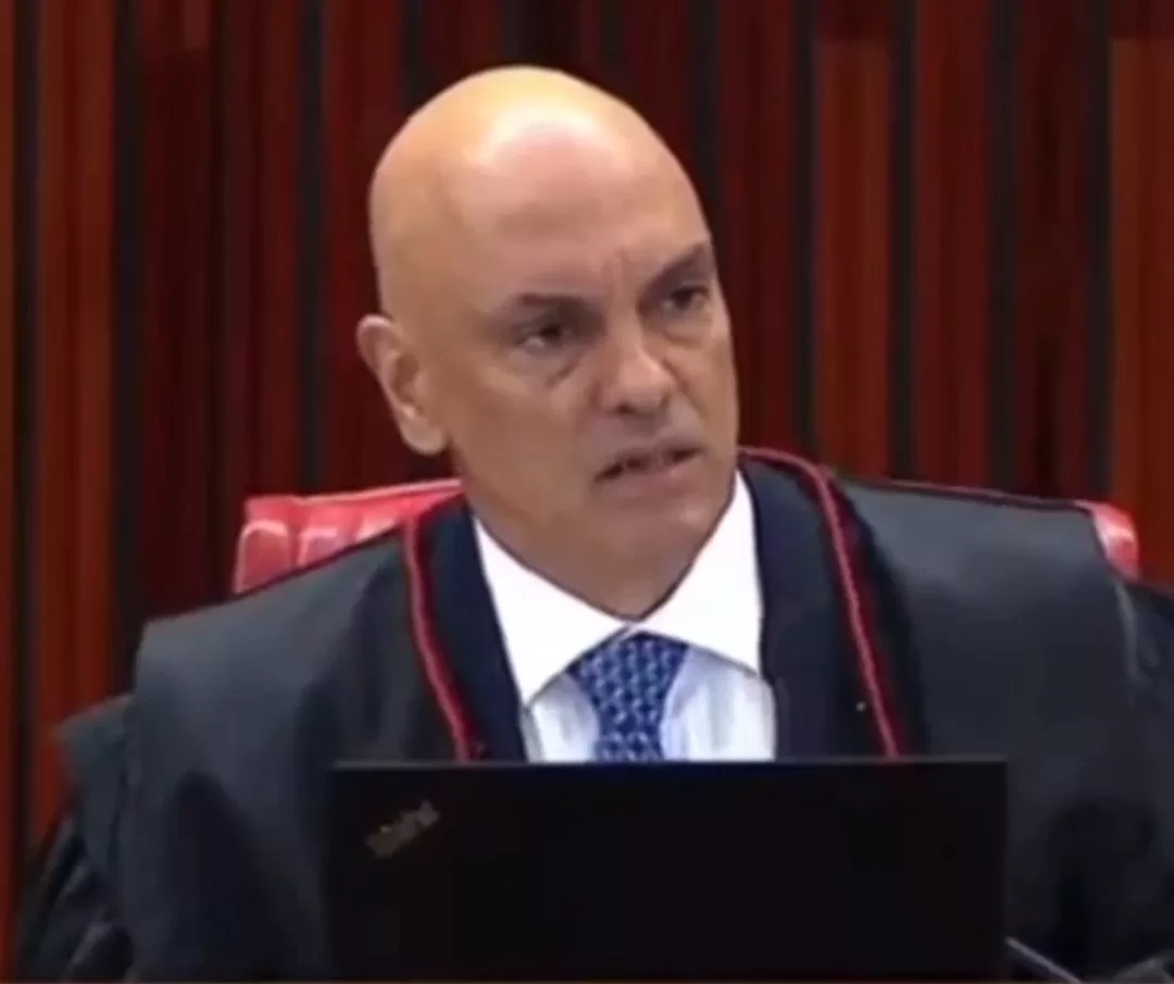 Alexandre de Moraes rebate fala de Bolsonaro que contestou segurança das urnas eletrônicas durante reunião com Embaixadores