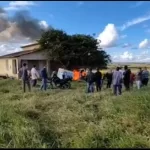 Grupo de fazendeiros ateia fogo e expulsa membros do MST de fazenda no interior da Bahia