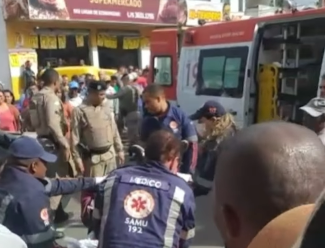 tiroteio deixa pessoas feridas na Feira Livre de Santo Antônio de Jesus - Bahia