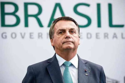 Bolsonaro detalha transferências feitas via Pix a familiares e assessores; saiba os valores