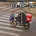 VÍDEO: Mulher de 58 anos é atropelada por motoboy ao tentar atravessar rua na faixa de pedestre
