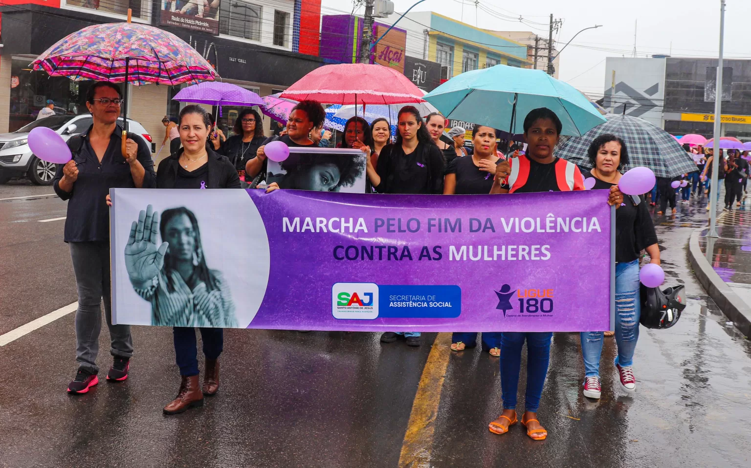 Secretaria de Assistência Social promove marcha contra a violência às mulheres durante o Agosto Lilás