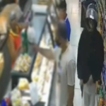 VÍDEO: Câmera de segurança flagra assalto à padaria em Santo Antônio de Jesus