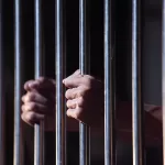 Homem é detido por desacatar autoridades e tumultuar delegacia ao tentar retirar pai da prisão em Itabuna