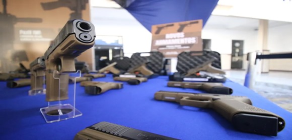 Polícia Militar da Bahia Recebe 590 Fuzis e 1.075 Pistolas para Reforçar Segurança