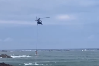 Graer salva homem de afogamento na praia de Itapuã, em Salvador