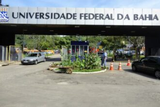 Professor de filosofia da Ufba é demitido após acusações de assédio sexual em Salvador