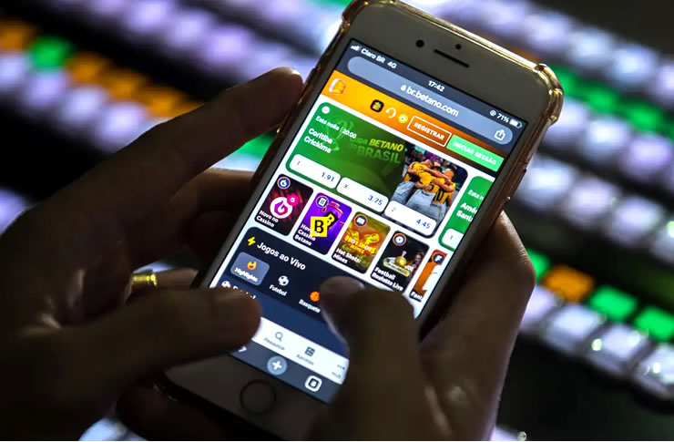 Câmara aprova projeto que regulamenta mercado de apostas esportivas online; texto precisa de sanção