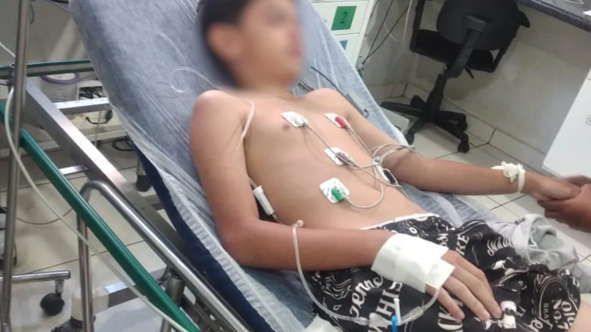 Mãe de menino que comeu lagartixa diz que criança ainda tem sequelas; saiba mais