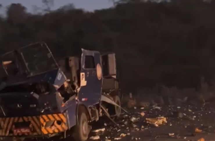 Recôncavo Baiano: Quadrilha explode carro-forte na BR-101, trecho de Pedra do Cavalo, na tarde desta segunda-feira