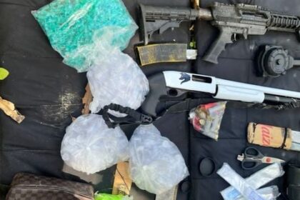 PM apreende armas brancas e de fogo em Vera Cruz