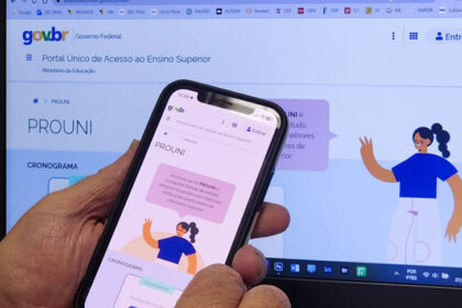 Prouni 2024: inscrições para o processo seletivo podem ser feitas até quinta (1º) pelo portal Acesso Único e saiba mais
