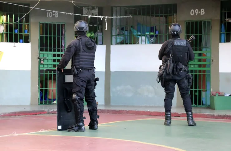 Três detentos que fugiram do presídio de Salvador morrem em confronto com policiais federais e militares