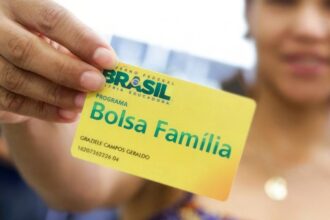 Caixa paga novo Bolsa Família a beneficiários com NIS de final 5