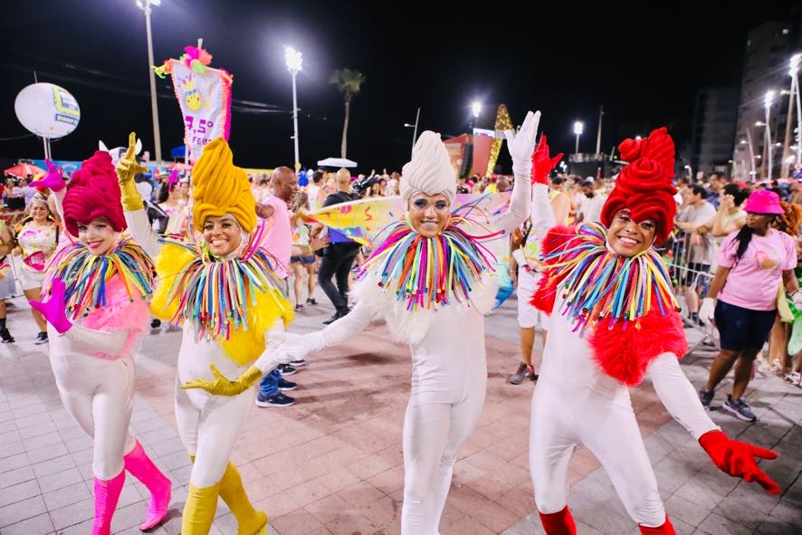 Bandinhas de sopro e percussão fazem a alegria dos foliões em último dia de pré-Carnaval – Secretaria de Comunicação