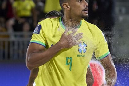 Brasil derrota Portugal e avança no Mundial de Beach Soccer