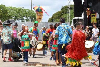 Carnaval é melhor do que celular, dizem crianças em bloquinho no DF