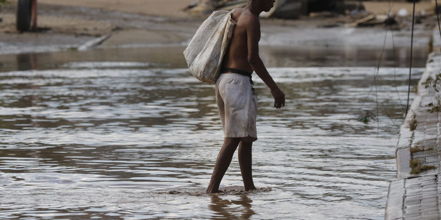 Chuvas deixam pelo menos dois mortos no estado do Rio