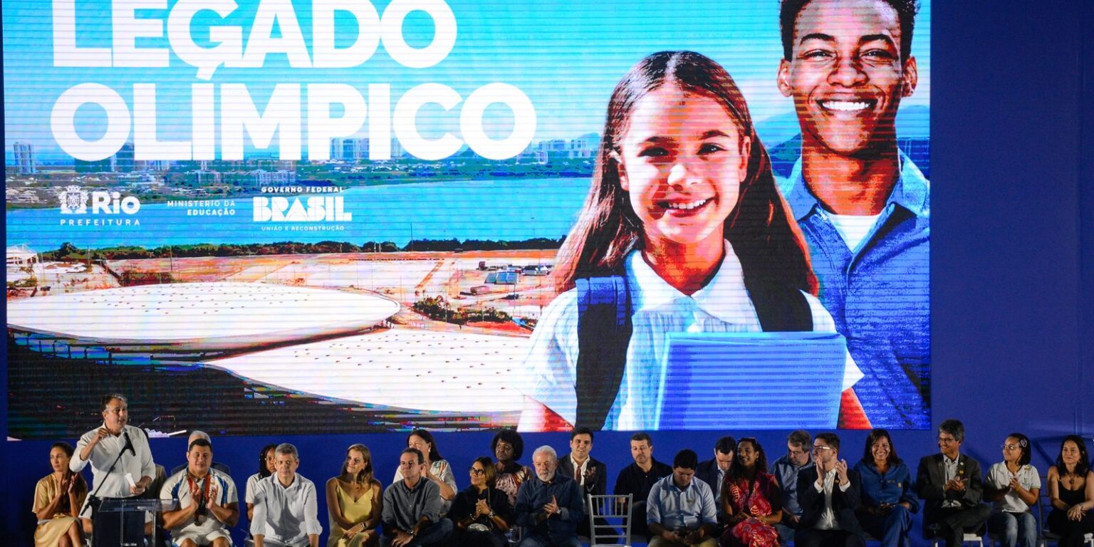 Educação é o caminho para transformação da favela, diz líder do Alemão