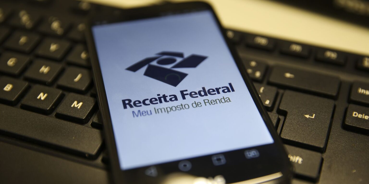 Empresas devem enviar comprovantes para Imposto de Renda até hoje