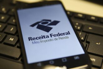 Empresas devem enviar comprovantes para Imposto de Renda até hoje