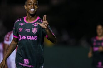 Fluminense tenta manter liderança do Carioca diante do Sampaio Corrêa