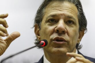 Haddad testa positivo para covid-19