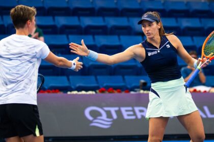 Luisa Stefani conquista torneio de duplas do WTA 1000 de Doha