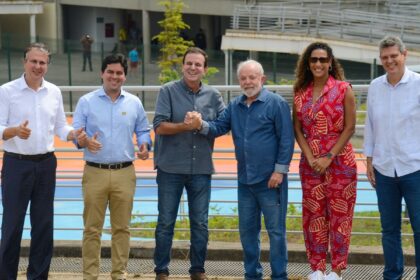 Lula lança pedra fundamental do IFRJ no Complexo do Alemão