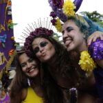 No bloco Me Enterra na Quarta, foliões negam fim do carnaval do Rio