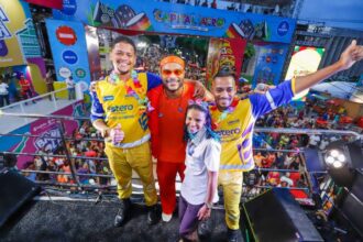 Parangolé com Tony Salles arrasta multidão no Campo Grande e faz homenagem aos garis: ‘Guerreiros’