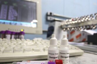 Preços do exame de dengue variam até 276% entre laboratórios do Rio