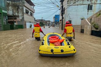 Recife tem áreas alagadas e aulas remotas, após fortes chuvas