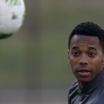 STJ decidirá em março se Robinho cumprirá pena por estupro no Brasil