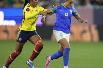 Seleção feminina de futebol vence e se classifica na Copa Ouro