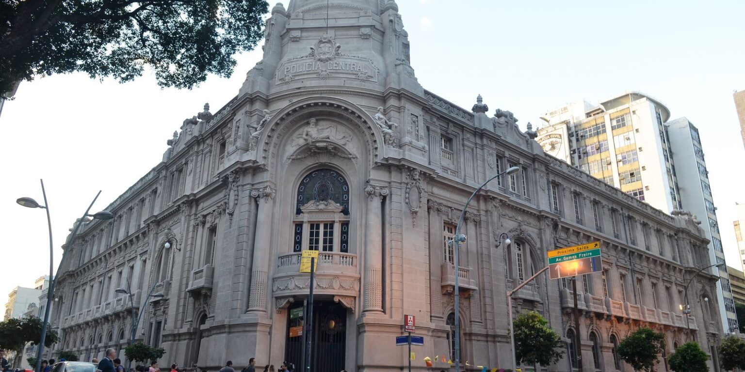 Antiga sede do Dops pode ser transformada em centro de memória no Rio