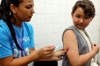 Dengue: adolescentes de 12 a 14 anos já podem se vacinar no DF