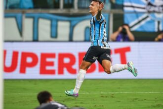 Grêmio supera Brasil de Pelotas e avança às semifinais do Gauchão