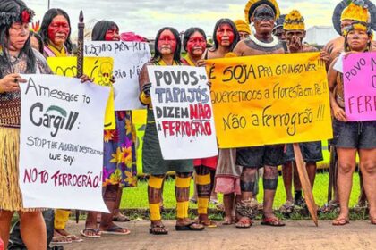 Indígenas protestam contra construção da Ferrogrão