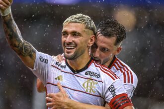 Sem sofrer, Flamengo abre 2x0 contra Fluminense na semi do Carioca