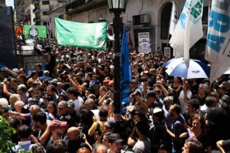 Trabalhadores se mobilizam contra extinção da agência pública Télam