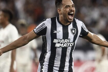 Botafogo supera lesão de Tiquinho e vence a primeira na Libertadores