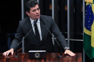 Desembargador vota pela cassação de Moro