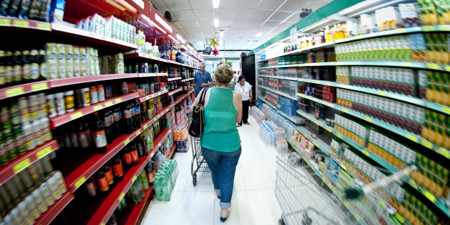 Planos de saúde, tomate e cebola influenciam inflação de março