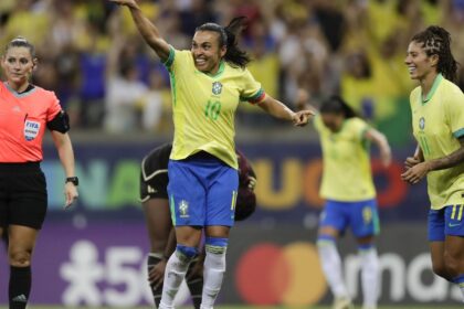 Renovada, seleção feminina goleia Jamaica na Arena Pernambuco