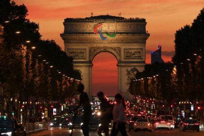 Paris 2024: Atletas brasileiros começam a chegar à Vila Paralímpica